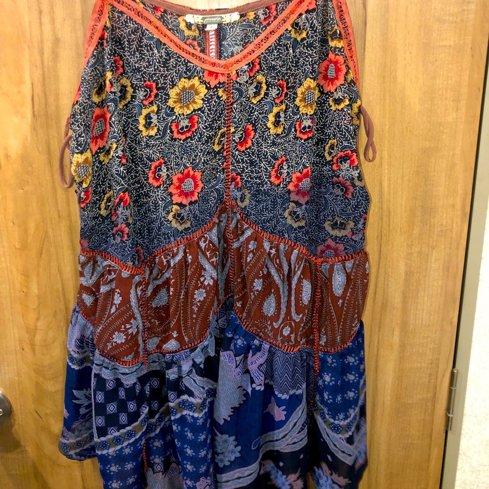 Ladies Top with tie sides